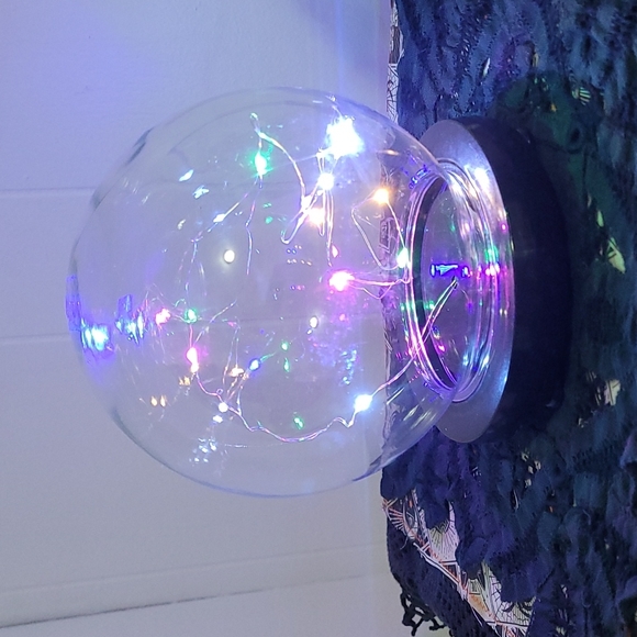LED Crystal Ball - Picture 2 of 7